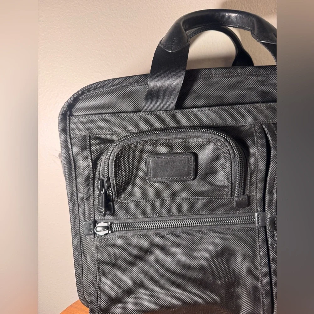 Tumi pass expandable